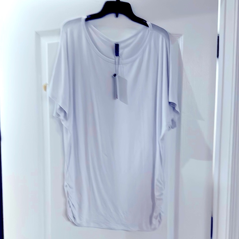 BRAND NEW - NEVER WORN White Short Sleeve Top